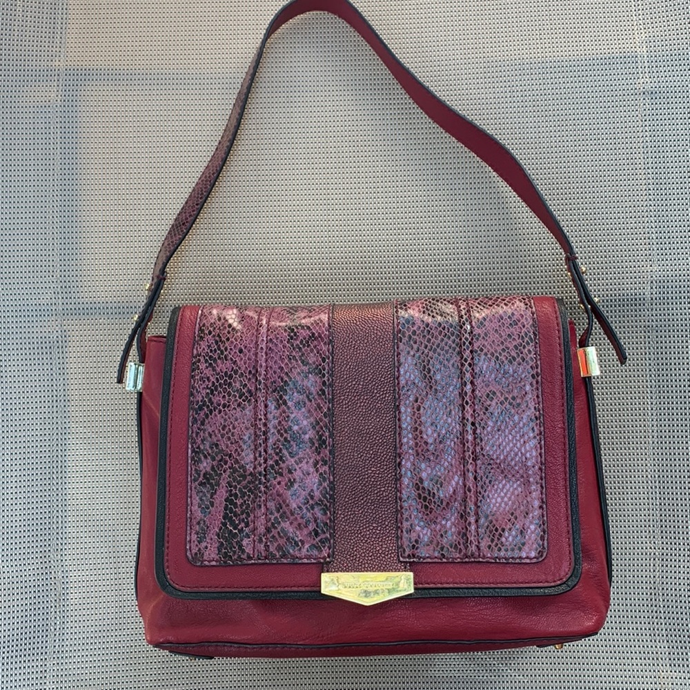 JUICY Couture Wild Ones Patti shoulder bag burgundy embossed snake print